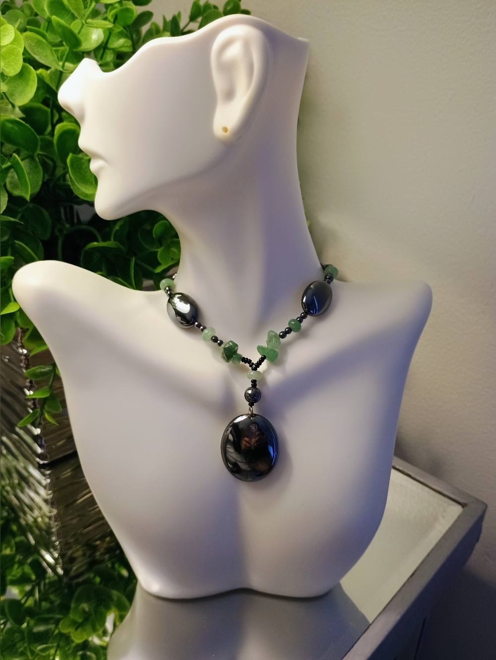 Polished Hematite Necklace with Green Agate Beads